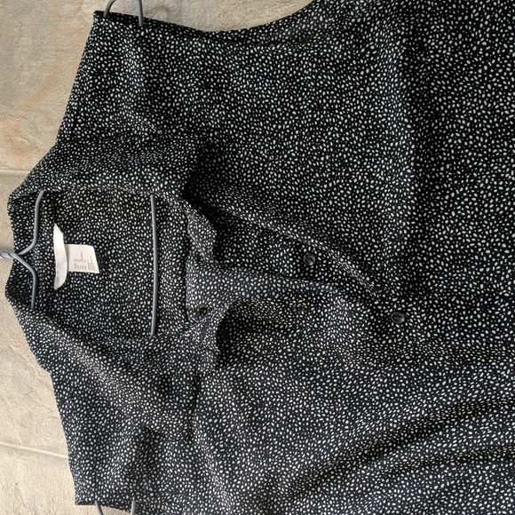 H&M // Semi-Sheer Speckled Sleeveless Blouse size 12 - Picture 3 of 4